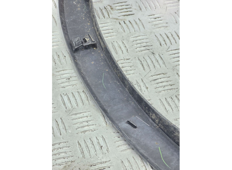 Молдинг крыла переднего левого к Mazda CX9, 2007г.