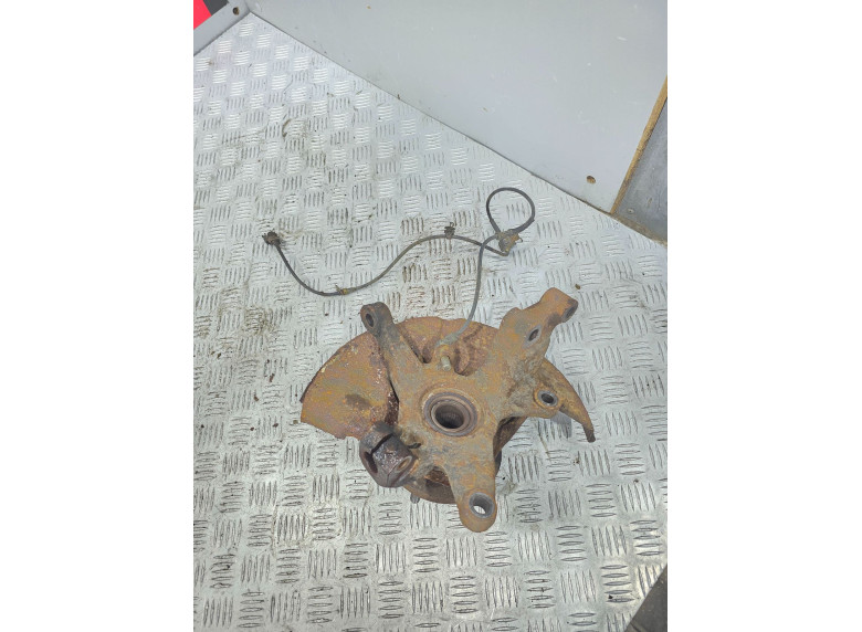 Кулак поворотный левый к Mazda CX9, 2007г.