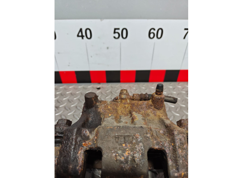 Суппорт передний левый к Mazda CX9, 2007г.