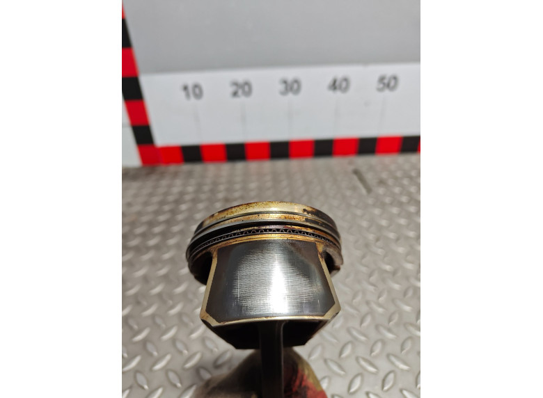 Поршень к Volkswagen Polo, 2005г.