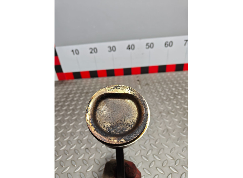 Поршень к Volkswagen Polo, 2005г.