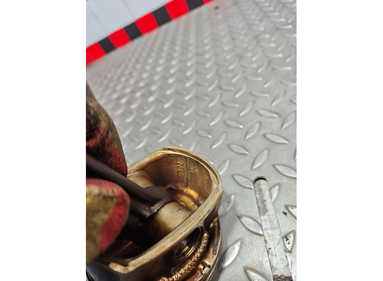 Поршень к Volkswagen Polo, 2005г.