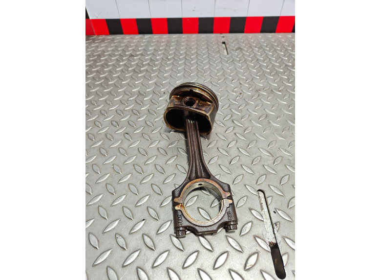 Поршень к Volkswagen Polo, 2005г.