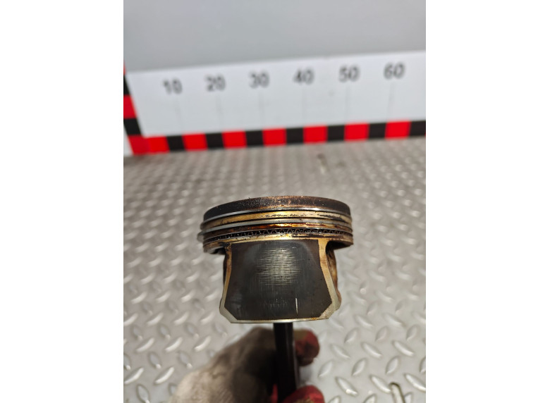 Поршень к Volkswagen Polo, 2005г.