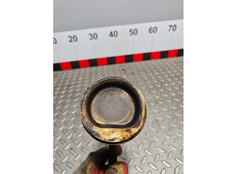 Поршень к Volkswagen Polo, 2005г.