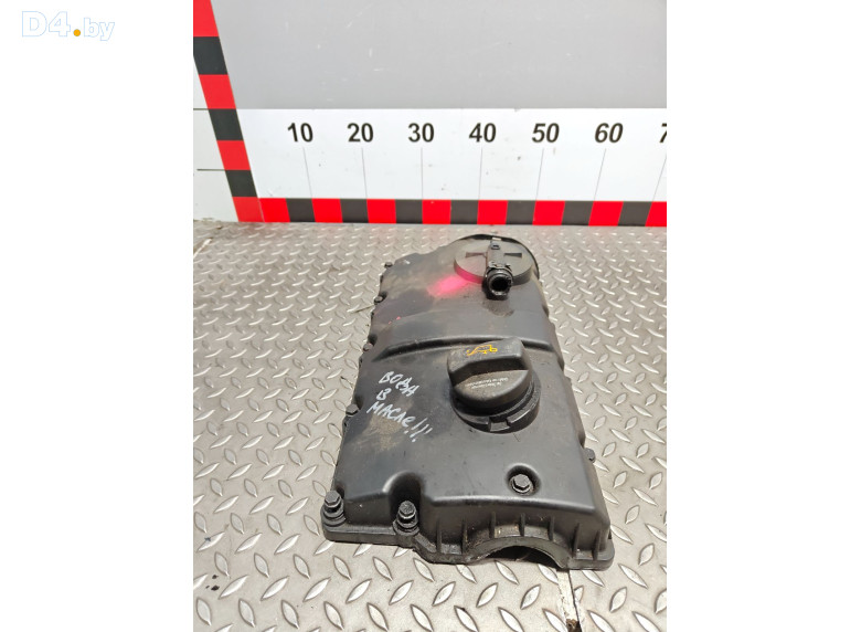 Клапанная крышка к Volkswagen Golf 2002 г.