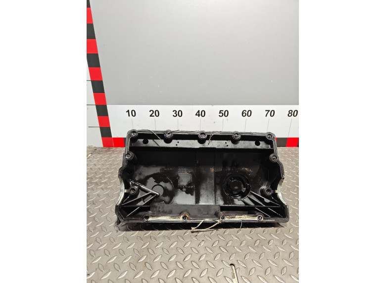 Клапанная крышка к Volkswagen Golf, 2002г.