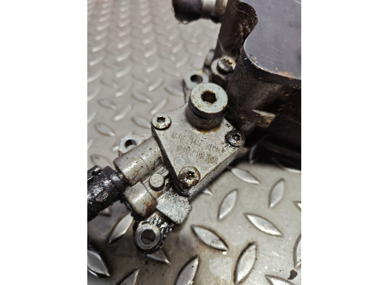 Насос тандемный к Volkswagen Golf, 2002г.