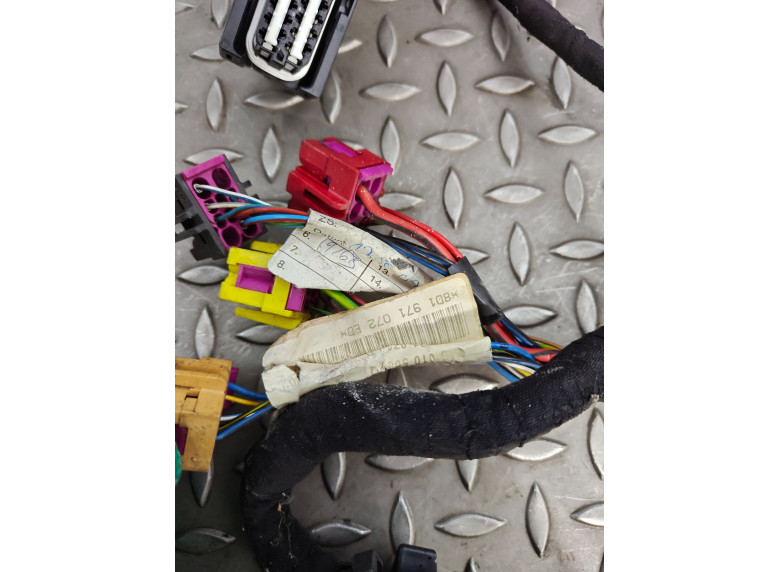 Проводка двигателя к Volkswagen Passat, 1998г.