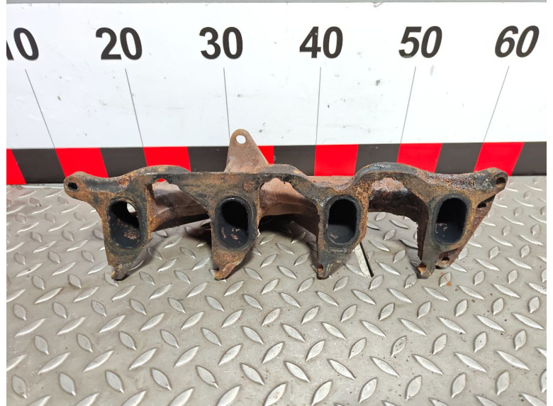 Коллектор выпускной к Opel Vivaro, 2001г.