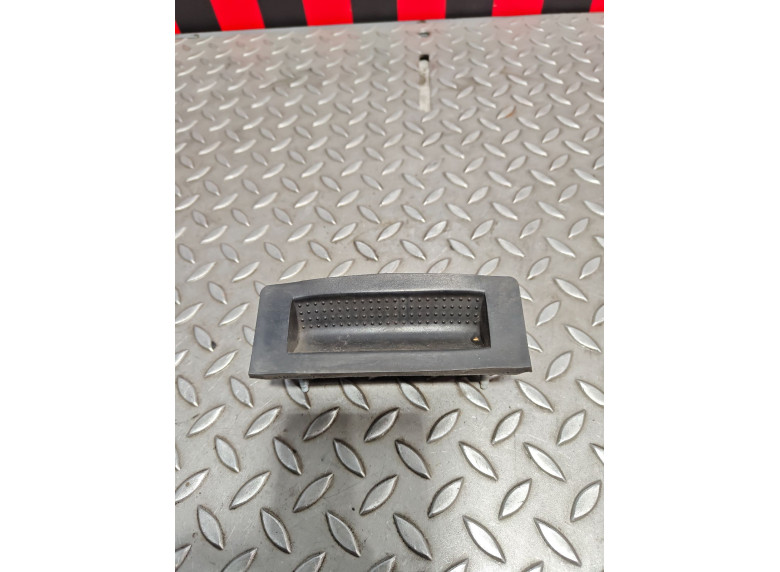 Кнопка открытия багажника к Opel Zafira, 2006г.
