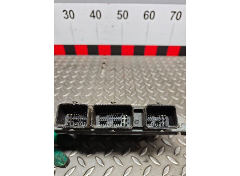 Блок управления двигателем к Dacia Sandero, 2009г.