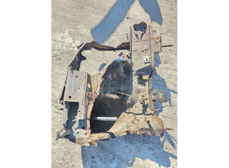 Стакан лонжерона правый к Mazda CX9, 2007г.