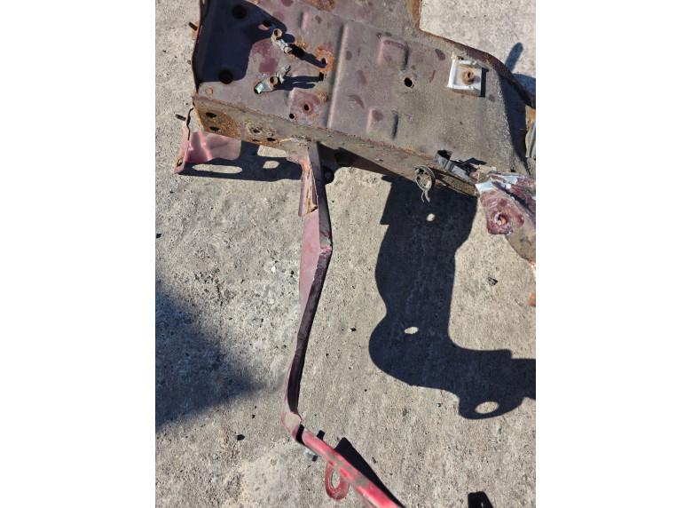 Стакан лонжерона правый к Mazda CX9, 2007г.