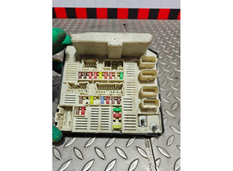 Блок предохранителей к Renault Kangoo, 2012г.