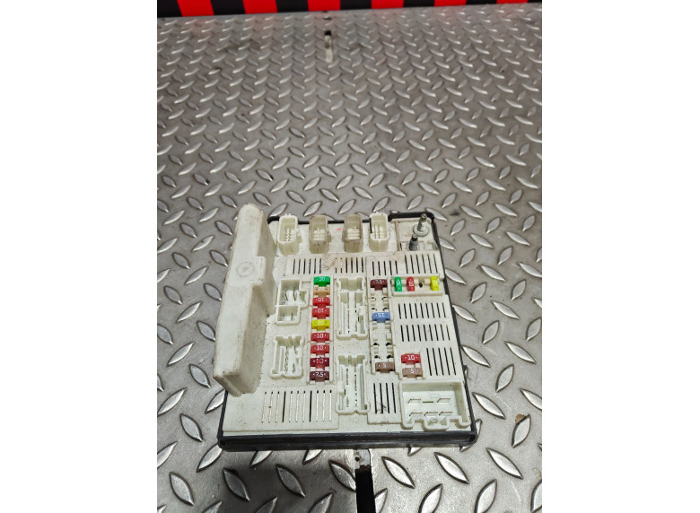 Блок предохранителей к Renault Kangoo, 2010г.