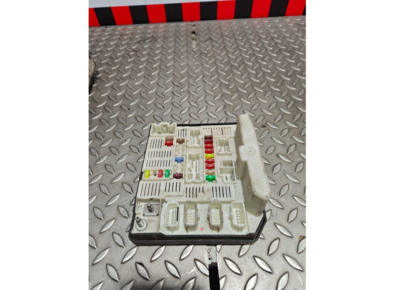 Блок предохранителей к Renault Kangoo, 2010г.