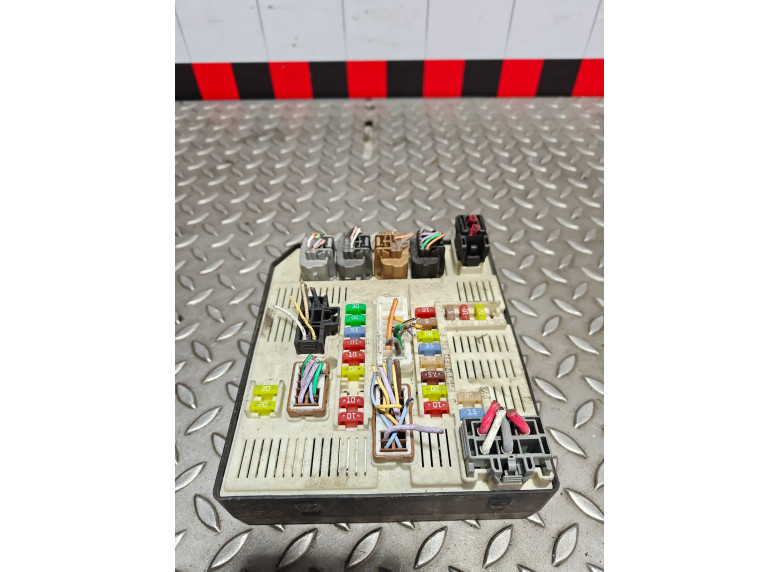 Блок предохранителей к Renault Megane, 2009г.