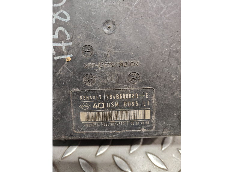 Блок предохранителей к Renault Megane, 2009г.