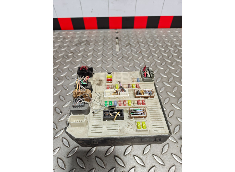 Блок предохранителей к Renault Megane, 2009г.