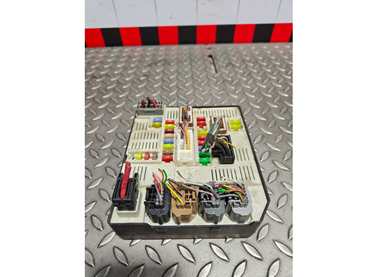 Блок предохранителей к Renault Megane, 2009г.