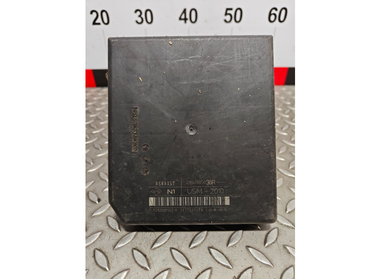 Блок предохранителей к Renault Laguna, 2012г.