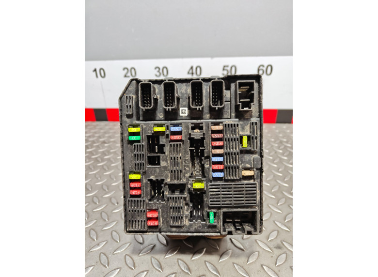 Блок предохранителей к Renault Scenic, 2011г.