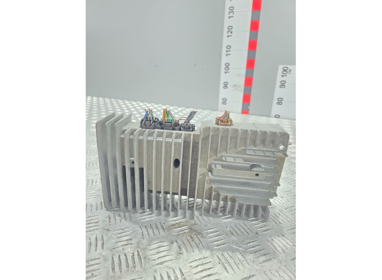 Усилитель музыкальный к Mazda CX9, 2007г.