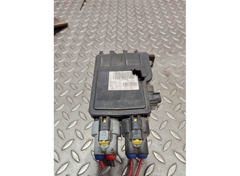 Блок управления аккумулятором (АКБ) к Renault Laguna, 2009г.