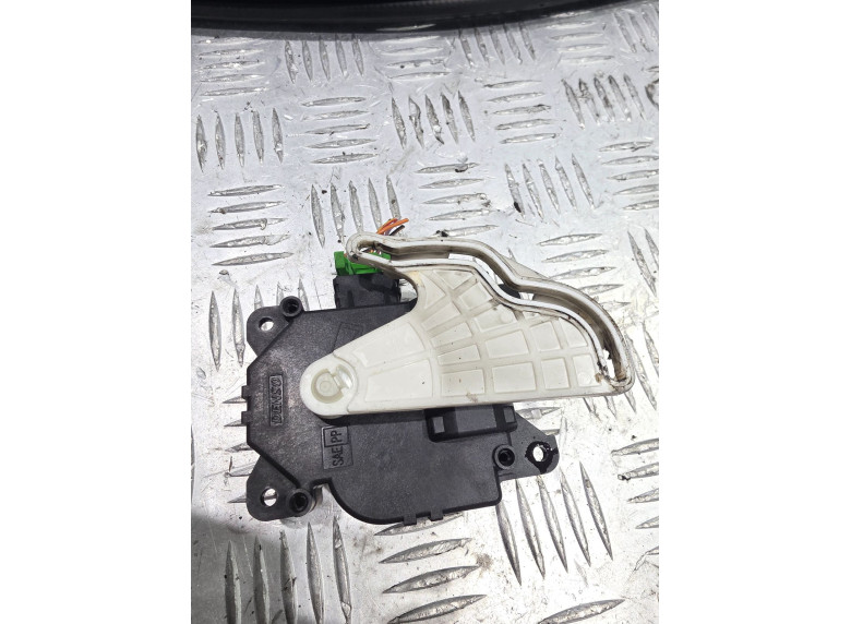 Моторчик заслонки печки к Mazda CX9, 2007г.