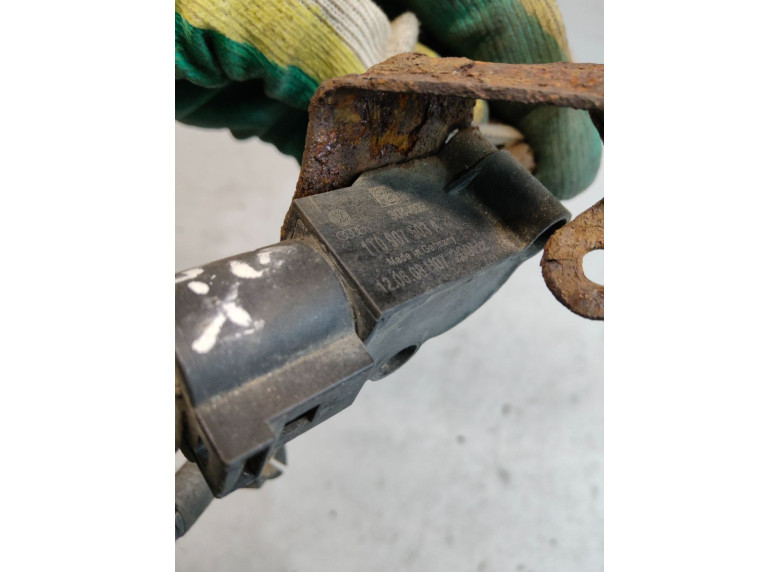 Датчик положения подвески к Audi A4, 2008г.