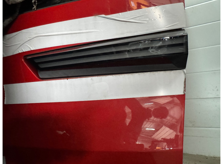 Фонарь крышки багажника правый к BMW XM G09, 2023г.