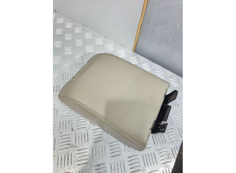 Подлокотник к Mazda CX9, 2007г.