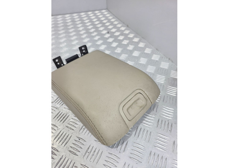 Подлокотник к Mazda CX9, 2007г.