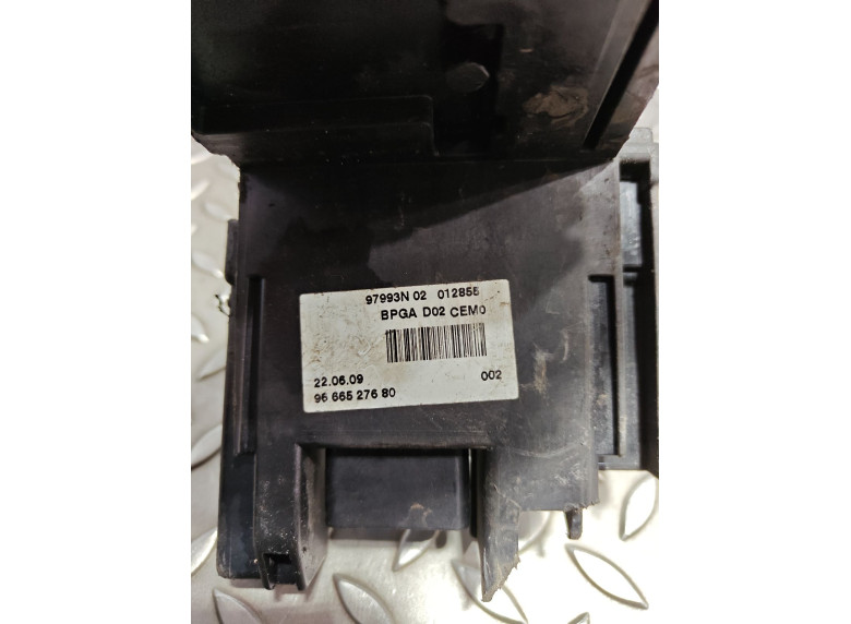 Блок управления аккумулятором (АКБ) к Peugeot 5008, 2009г.