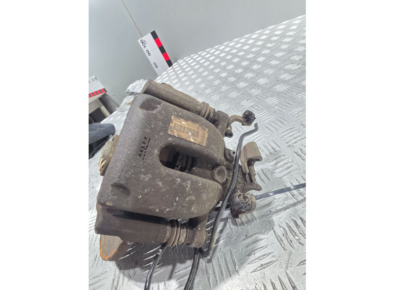 Суппорт задний левый к Peugeot 5008, 2012г.