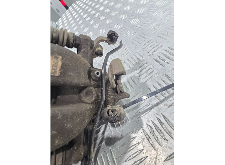 Суппорт задний левый к Peugeot 5008, 2012г.