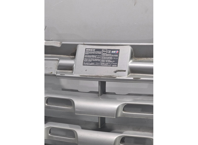 Решетка радиатора к Renault Master, 2010г.