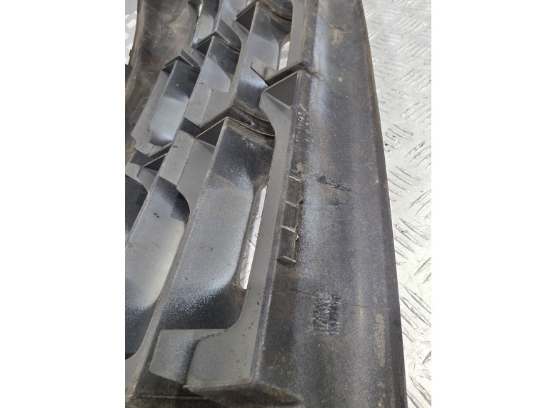 Решетка радиатора к Renault Master, 2010г.