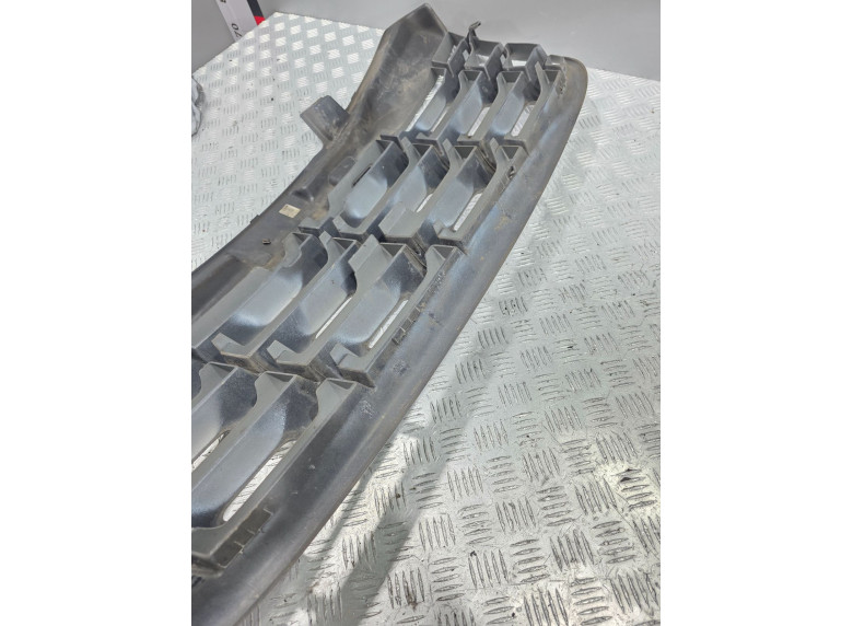 Решетка радиатора к Renault Master, 2010г.