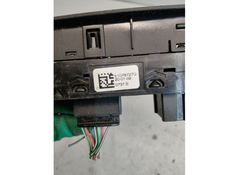 Блок управления стеклоподъемниками к Renault Megane, 2019г.