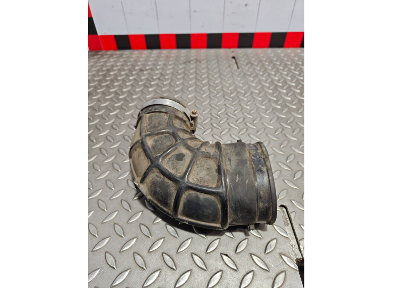 Патрубок воздушного фильтра к Renault Master, 2005г.