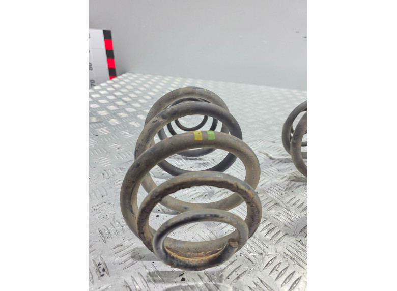 Пружина задняя к Opel Vivaro, 2004г.