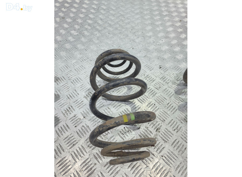 Пружина задняя к Renault Trafic 2004 г.