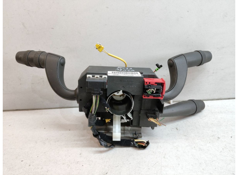 Переключатель подрулевой (стрекоза) к Lancia Musa, 2011г.