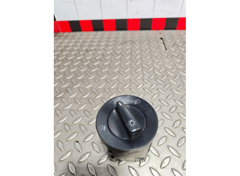 Переключатель света к Volkswagen Golf, 2001г.