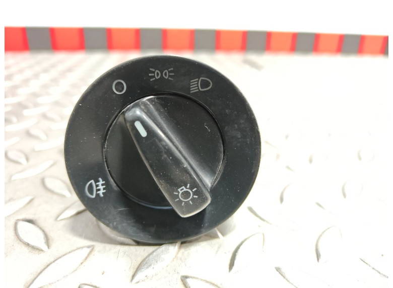 Переключатель света к Volkswagen Golf, 2001г.