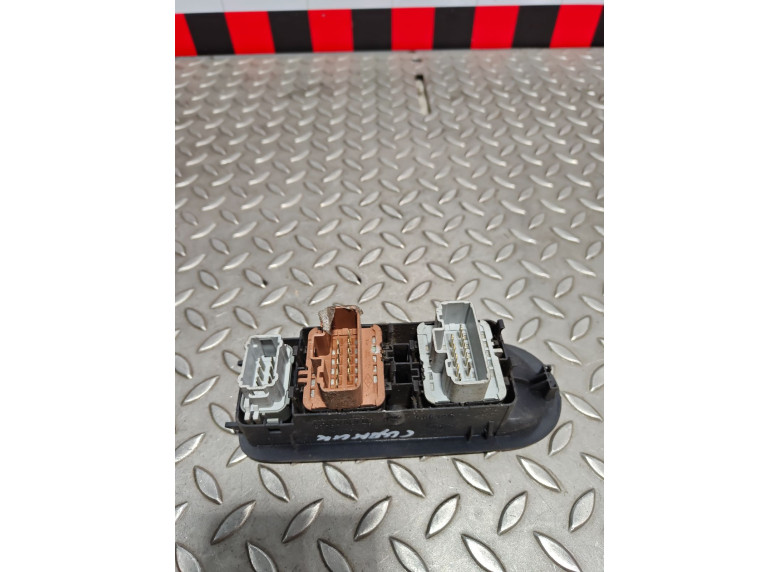 Блок управления стеклоподъемниками к Renault Scenic, 2005г.