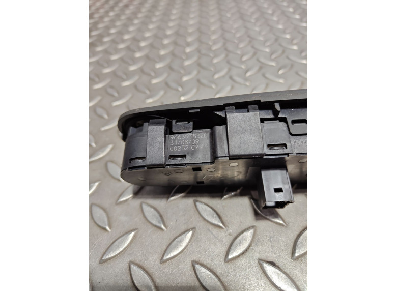 Блок управления стеклоподъемниками к Citroen C4 Picasso, 2009г.
