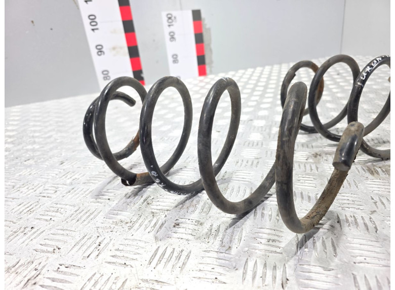 Пружина передняя к Volkswagen Touran, 2005г.